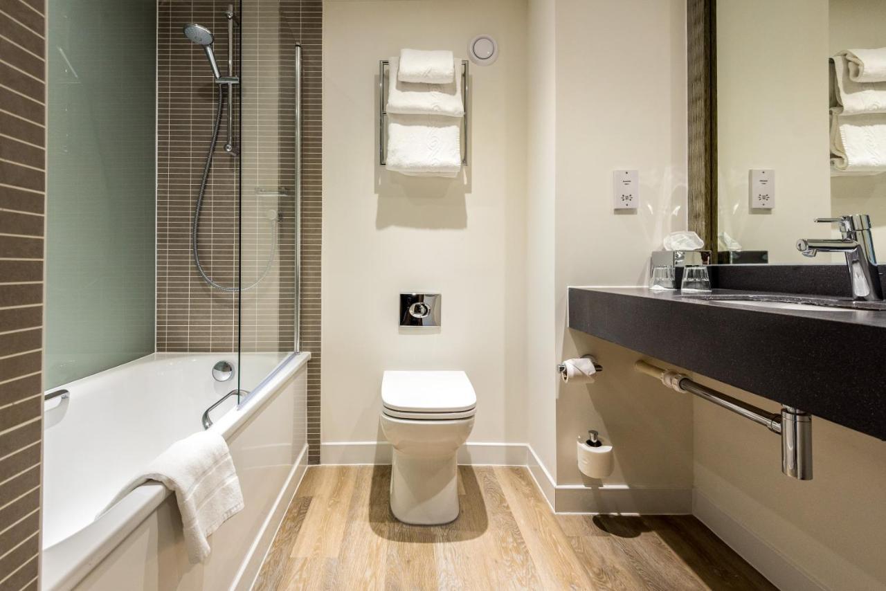 Holiday Inn Warrington By Ihg Zewnętrze zdjęcie