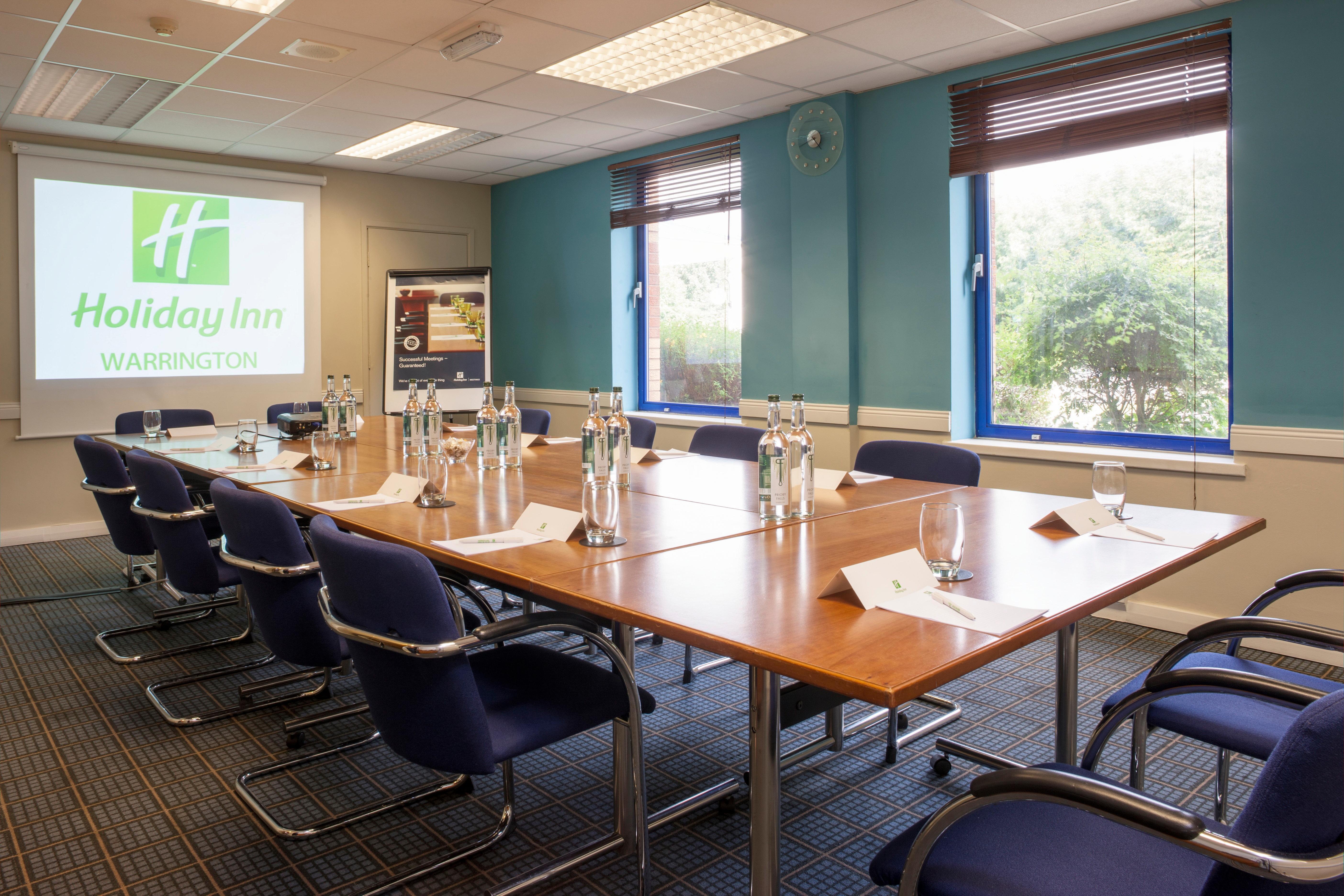 Holiday Inn Warrington By Ihg Zewnętrze zdjęcie