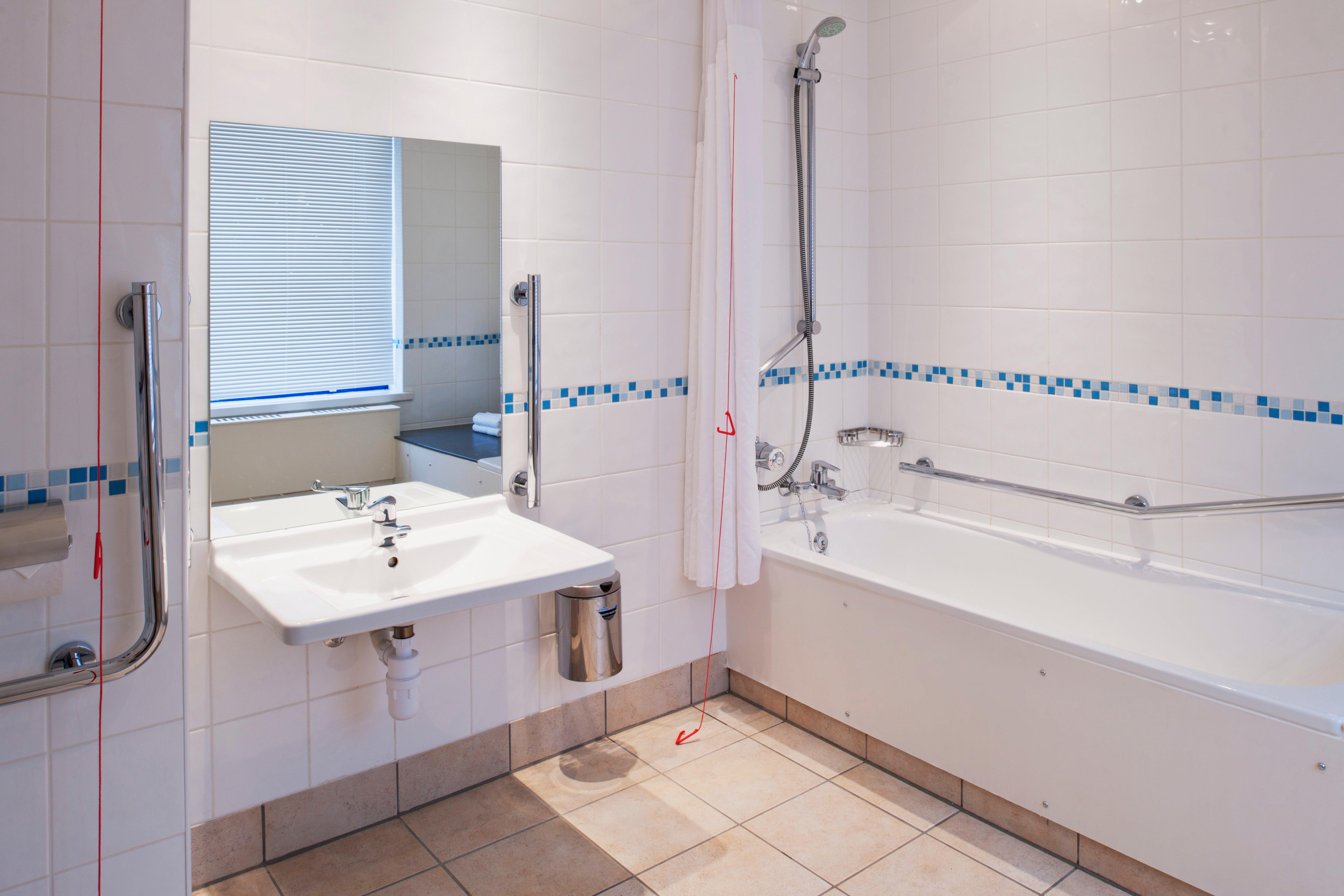 Holiday Inn Warrington By Ihg Zewnętrze zdjęcie